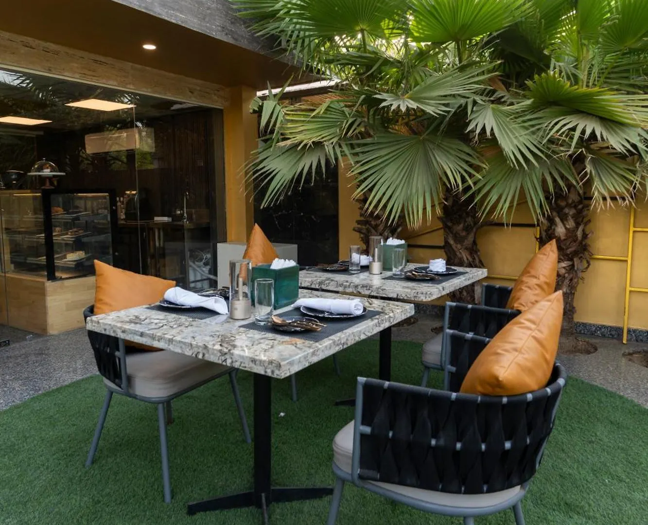 Lime Tree Hotel - Near Medanta Hospital Γκουργκάον