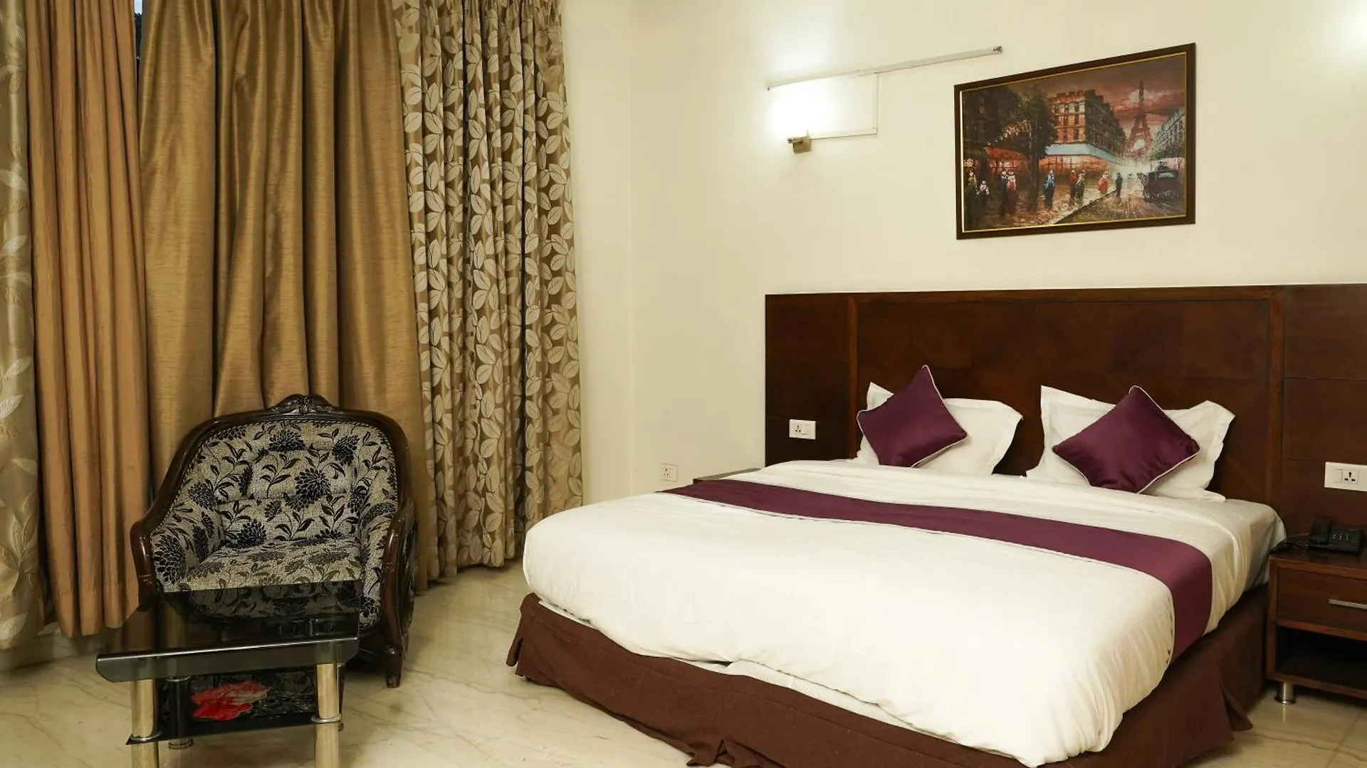 Lime Tree Hotel - Near Medanta Hospital Γκουργκάον 4*,  Ινδία