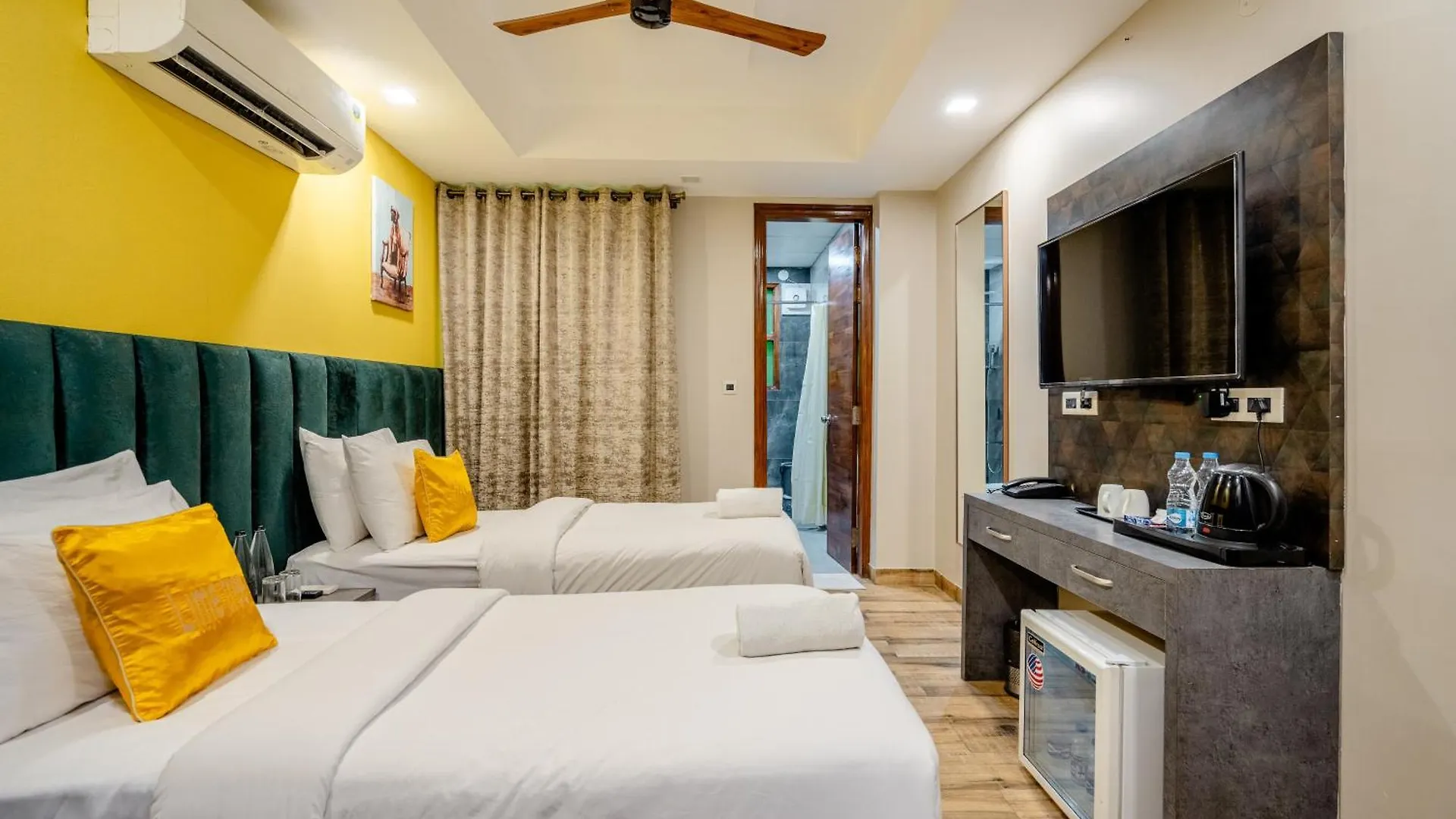 Lime Tree Hotel - Near Medanta Hospital Γκουργκάον