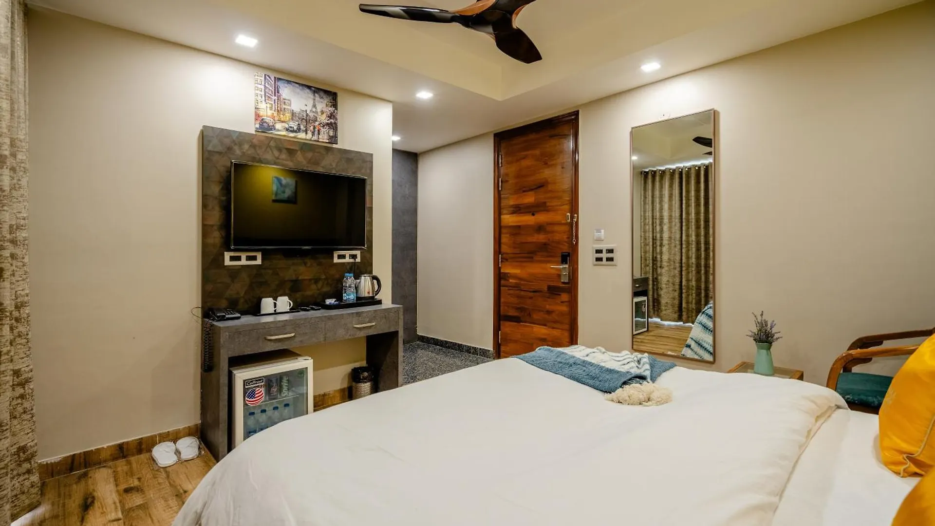 Lime Tree Hotel - Near Medanta Hospital Γκουργκάον