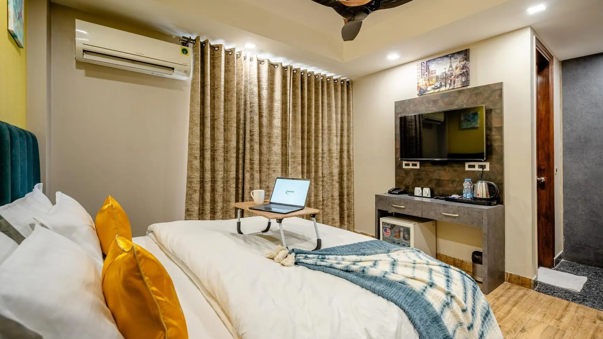 Lime Tree Hotel - Near Medanta Hospital Γκουργκάον