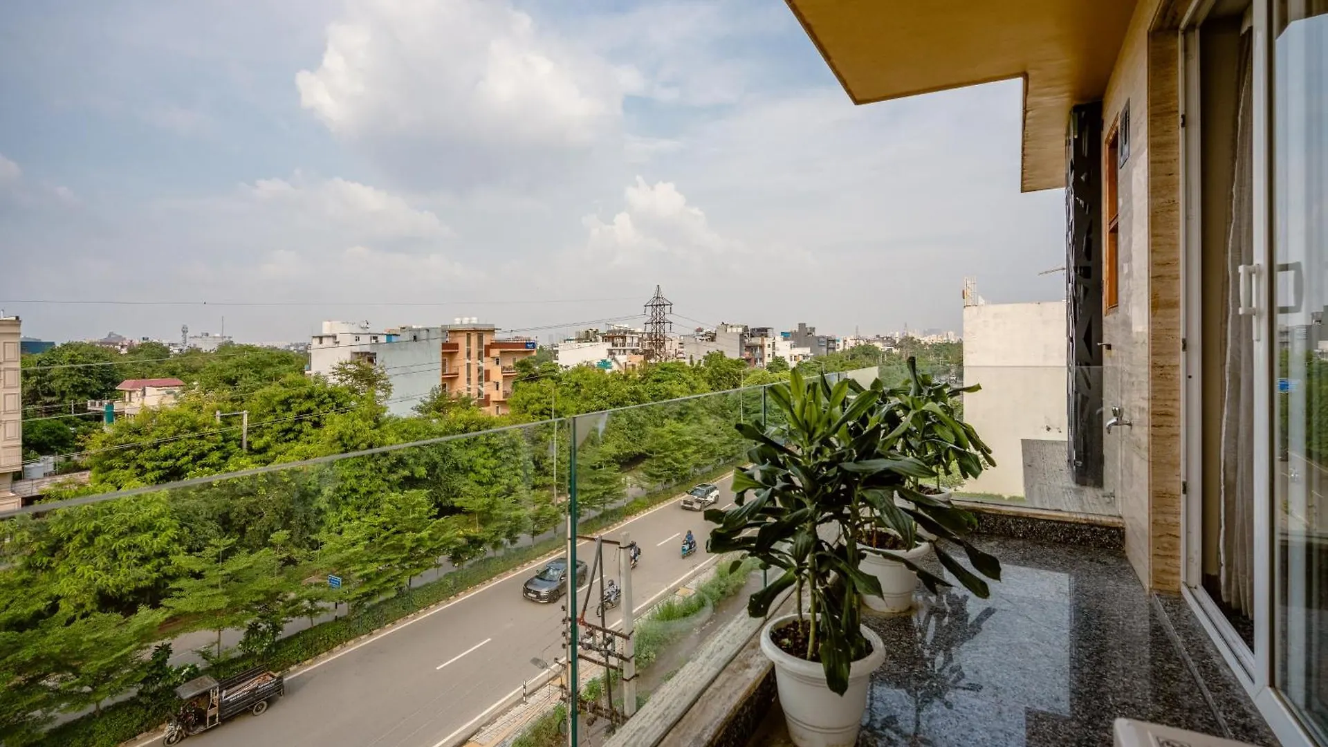****  Lime Tree Hotel - Near Medanta Hospital Γκουργκάον Ινδία