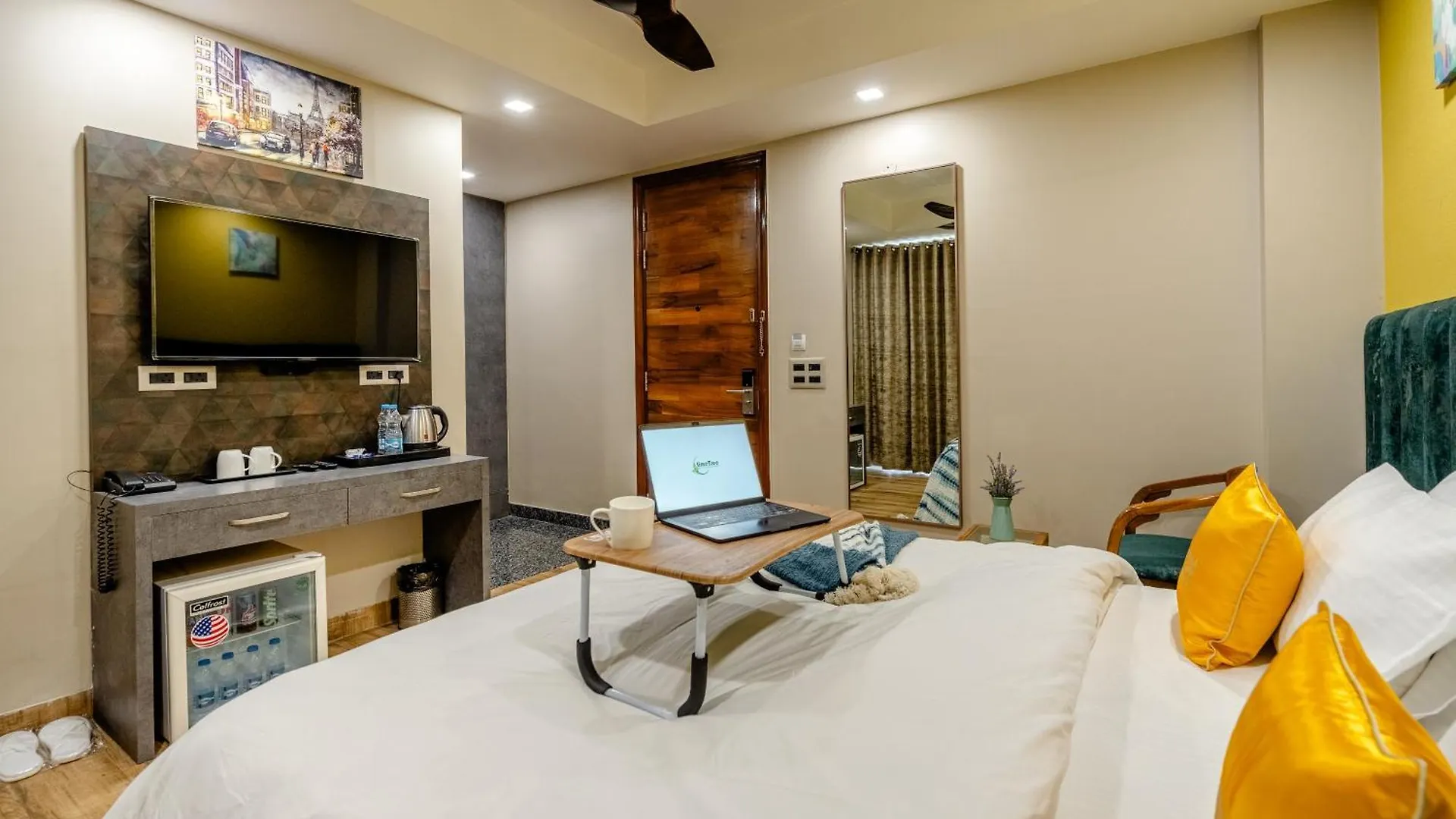 Lime Tree Hotel - Near Medanta Hospital Γκουργκάον