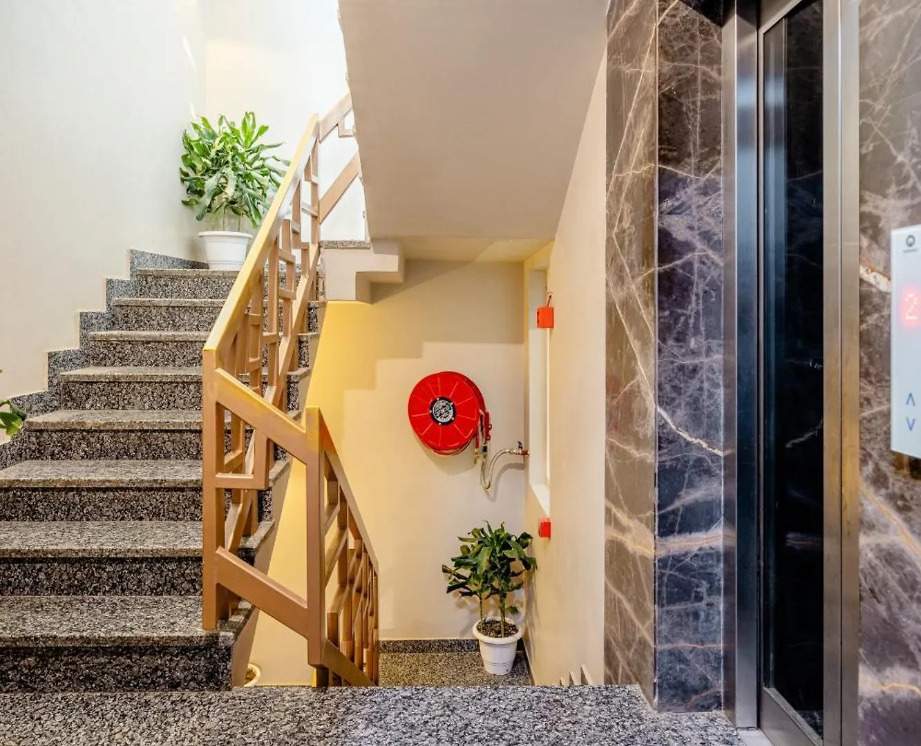 Lime Tree Hotel - Near Medanta Hospital Γκουργκάον